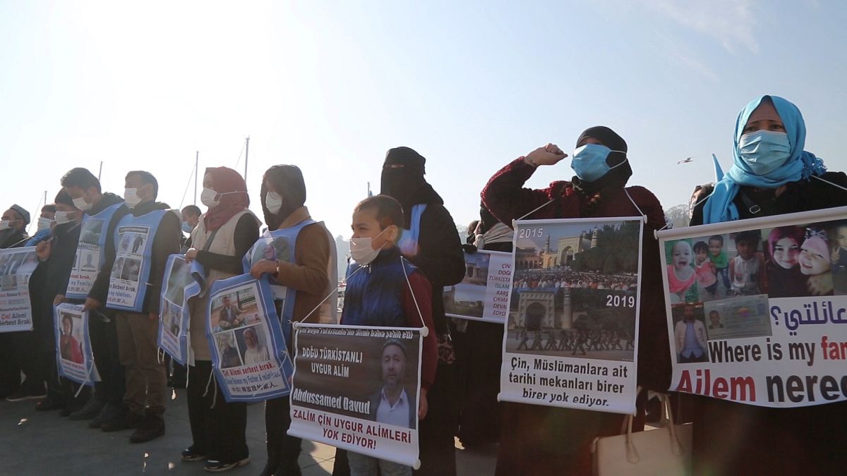 Uygur Türklerinin, Çin’in İstanbul Başkonsolosluğu önündeki eylemi üçüncü ayında