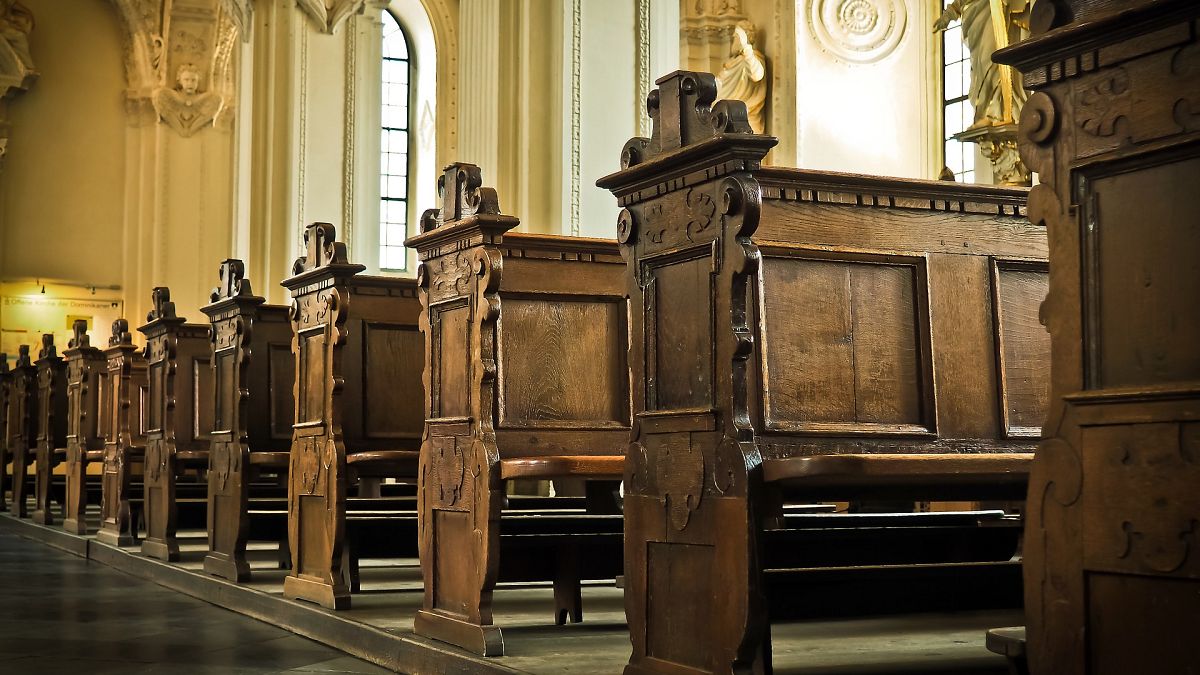 Fransa’da 1950’den bu yana kiliselerde en az 10 bin çocuğun istismara uğradığı tahmin ediliyor