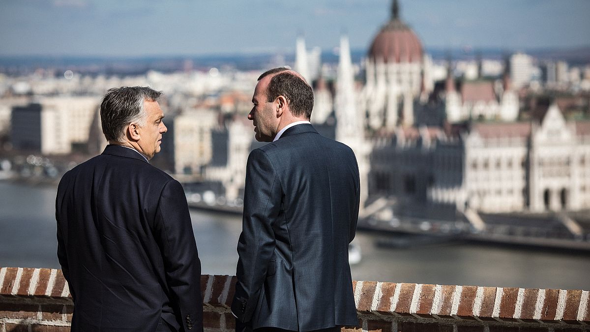 Manfred Weber budapesti látogatásán Orbán Viktorral a Fidesz néppárti tagságának felfüggesztése előtt egy héttel