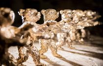 الدب الذهبي والدببة الفضية التي يمنحها مهرجان برلين السينمائي هي أحد الجوائز التي يطمح صناع الأفلام من جميع أنحاء العالم للحصول عليها