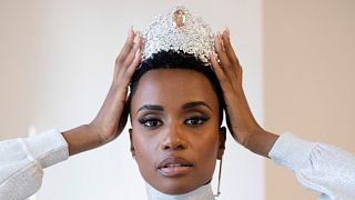 Miss Univers : Zozibini Tunzi va pouvoir remettre sa couronne en jeu