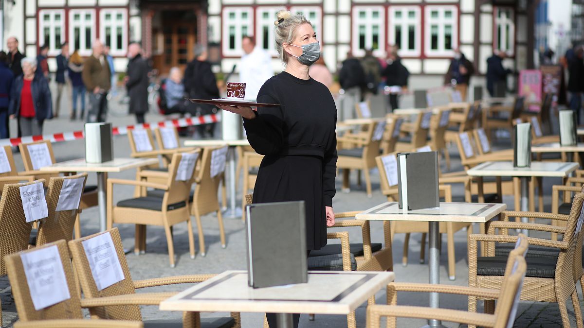 Protest einer Kellnerin in Wernigerode 