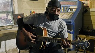 Mississippi Bluesman keeps the aging music alive