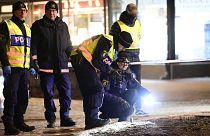 Baltával sebesítettek meg több embert Svédországban