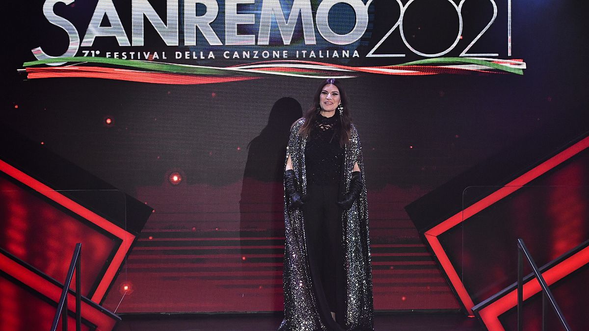 Laura Pausini auf der Bühne des Sanremo