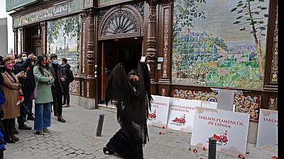 A 140 éves Villa-Rosa flamenco bár bezárása ellen tiltakoztak Spanyolországban