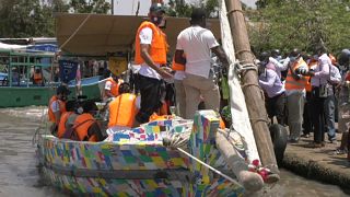 Kenya : un voilier en plastique recyclé dans les eaux du lac Victoria