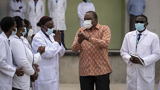 Kenyan president visits the Nairobi National Vaccine Depot