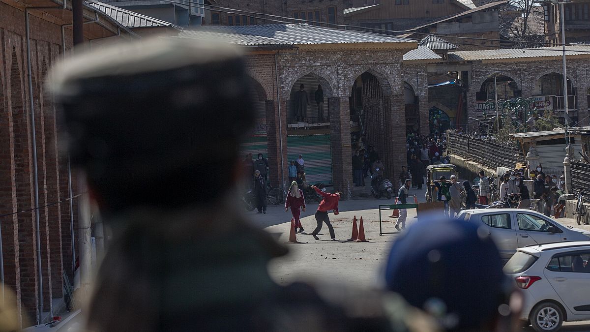 صدامات في الشطر الهندي من كشمير على خلفية اعتقال زعيم مسلم
