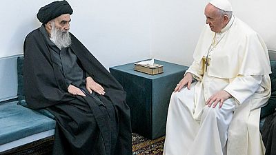 El ayatolá Al Sistani y el papa Francisco durante su reunión en Nayaf, Irak