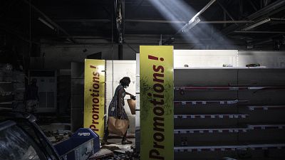 Geplünder Supermarkt in Dakar