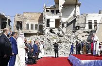 Ο Πάπας Φραγκίσκος στις βομβαρδισμένες εκκλησίες της Μοσούλης