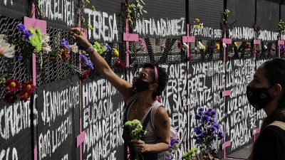 Mural en homenaje a las víctimas de feminicidios en México