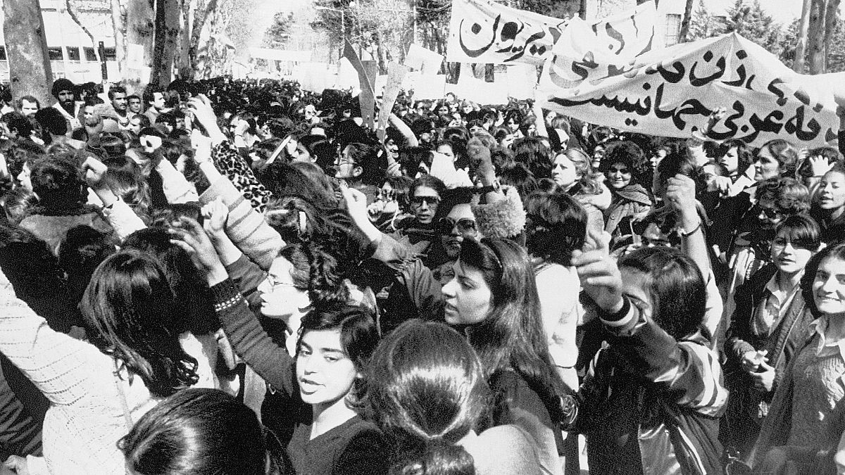 تظاهرات زنان ایران در ۸ مارس ۱۹۷۹/ کمتر از یک ماه پس از پیروزی انقلاب 