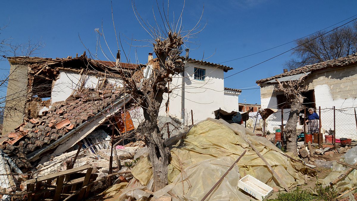 Καταστροφές από τον σεισμό στην Ελασσόνα