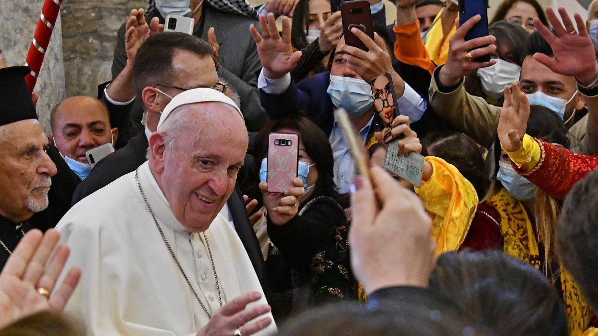 البابا فرنسيس عند وصوله إلى كنيسة الحبل بلا دنس، العراق، 7 آذار 2021 