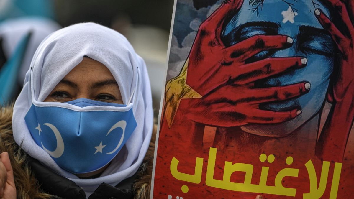 متظاهرة من مسلمات الأويغور