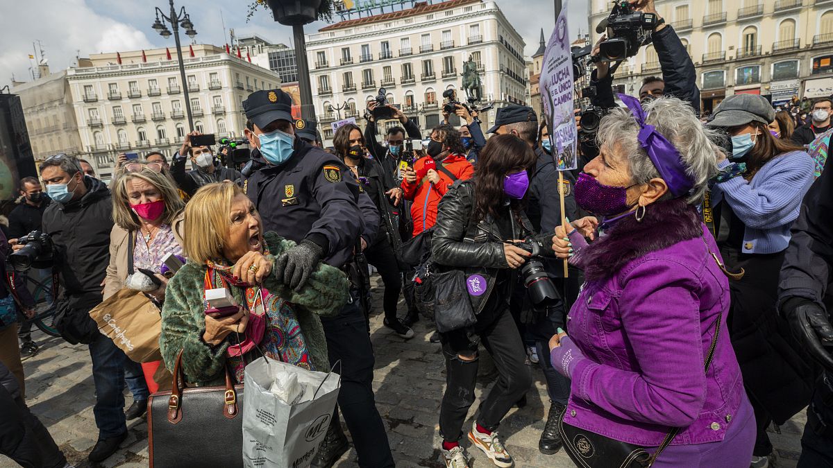 حظر التظاهرات بمناسبة يوم المرأة في مدريد وتنظيمها في مدن إسبانية اخرى