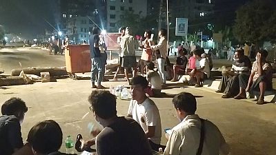 Viele Demonstrierende ignorierten in Yangon die nächtliche Ausgangssperre