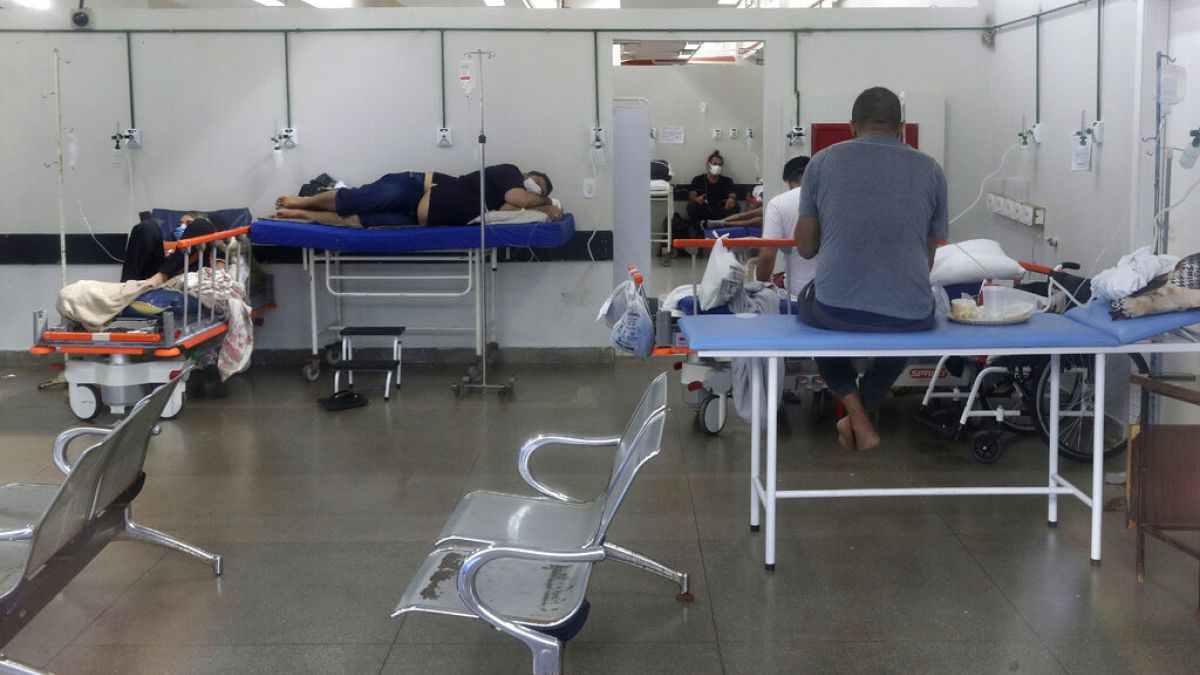 Local improvisado para acolher mais doentes Covid no hospital HRAN