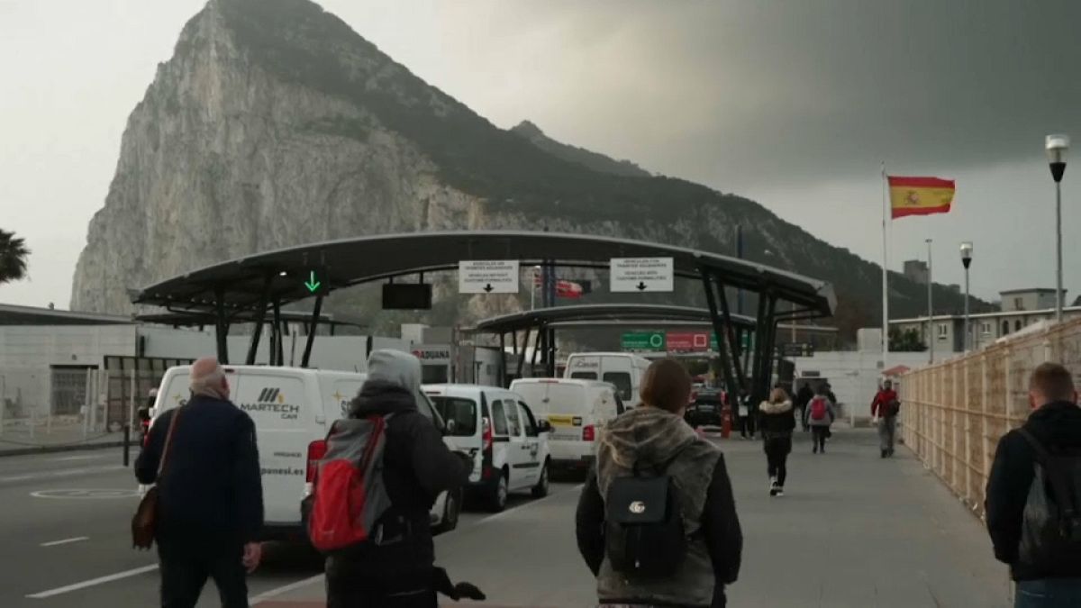 Gibraltar comienza a levantar sus restricciones tras su exitosa campaña de vacunación