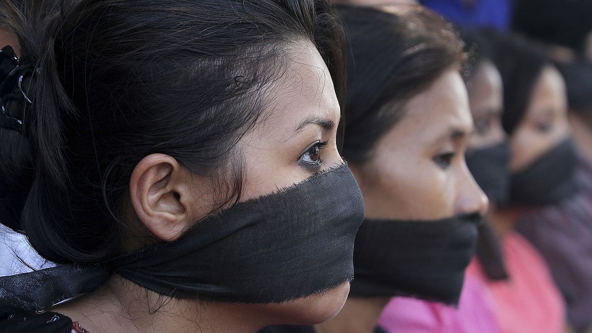 Hindistan'da bir gazetecinin toplu tecavüze uğraması protesto edildi (arşiv)