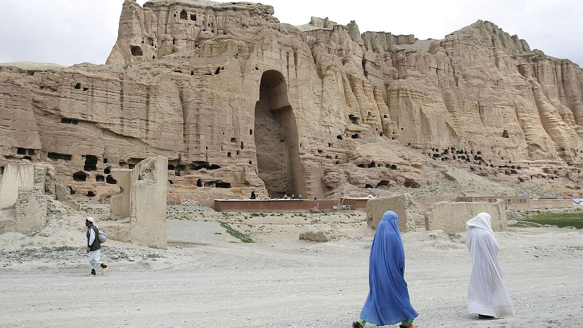 El nicho vacío de uno de los budas gigantes de Bamiyán, Afganistán, 2009, 
