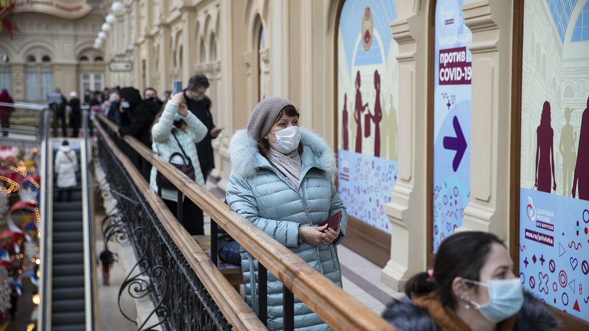Rusya'da halkın yüzde 8.6'sına en az bir doz Covid-19 aşısı yapıldı.