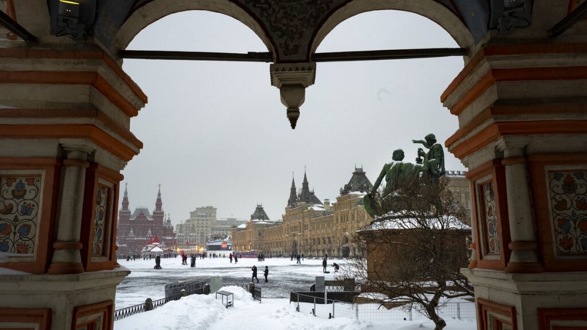 شاهد: روسيا تنشر مراكز تلقيح في أماكن سياحية بموسكو للّتشجيع على التطعيم بلقاح "سبوتنيك-في"