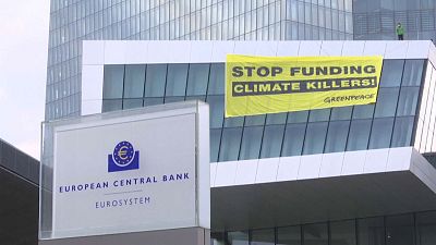 Action de Greenpeace contre la BCE, accusée de soutenir les entreprises polluantes