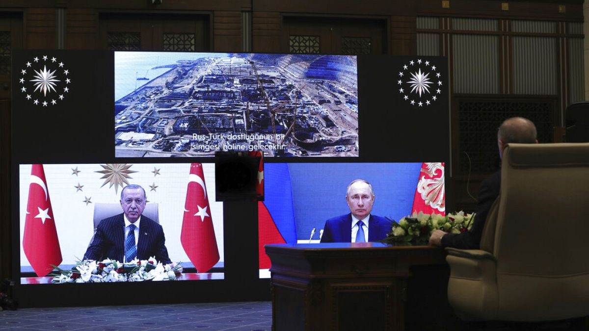 Путин и Эрдоган дали старт началу строительства 3-го блока АЭС "Аккую"
