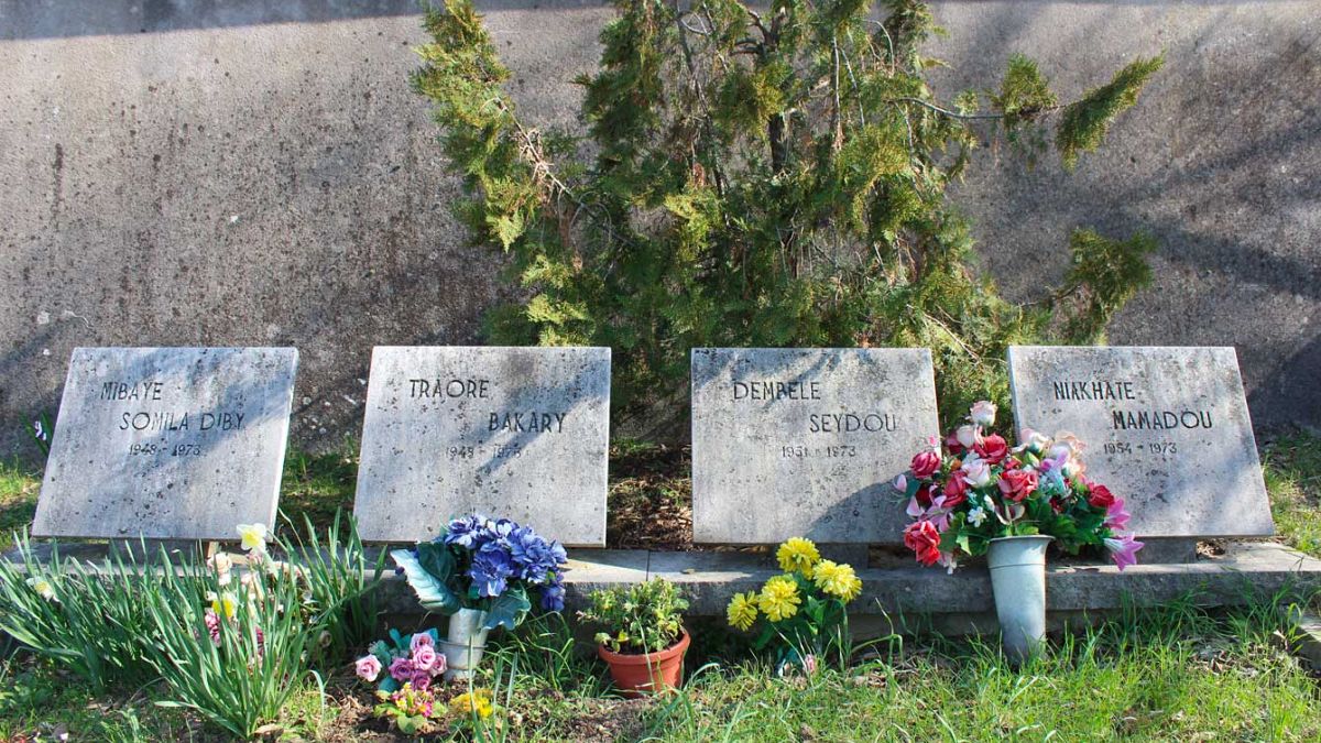Il luogo dove riposano i quattro migranti morti nel 1973 a Sant’Antonio in Bosco