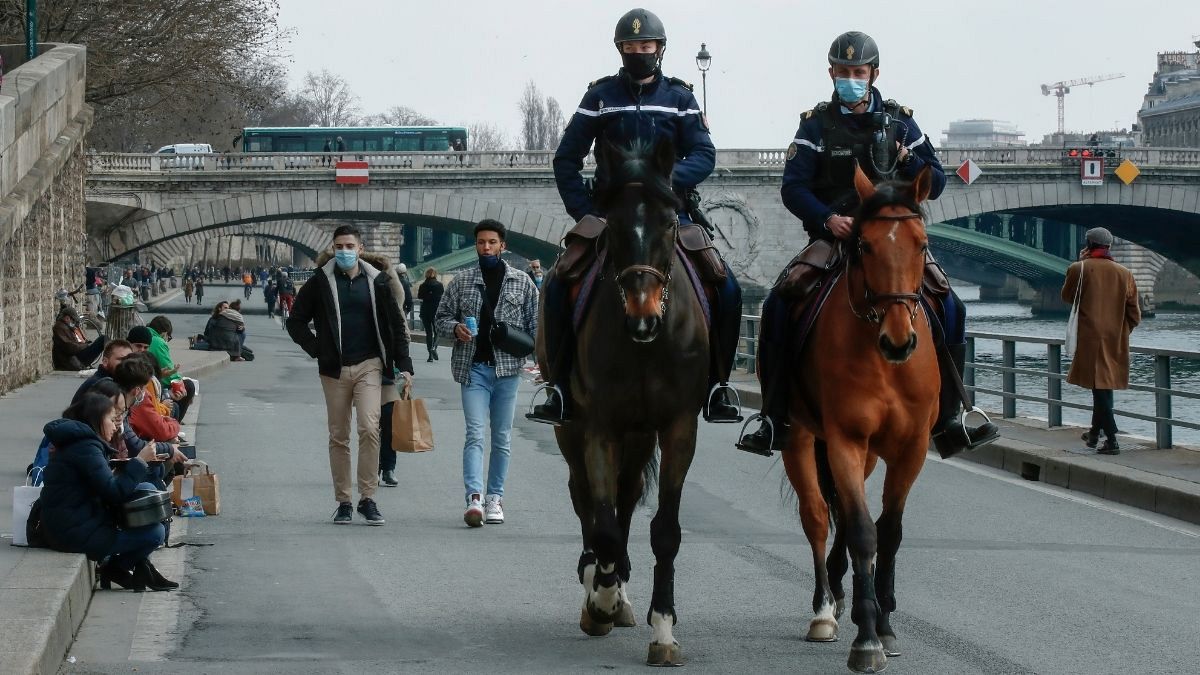 نظارت پلیس فرانسه بر اجرای محدودیت‌‌های کرونایی