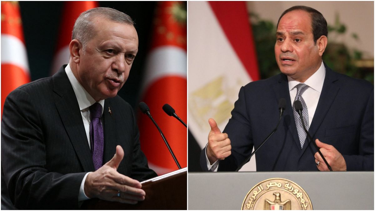الرئيس التركي رجب طيب أردوغان ونظيره المصري عبد الفتاح السيسي.