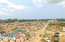 Drónfelvétel az egyenlítői-guineai robbanás helyszínéről