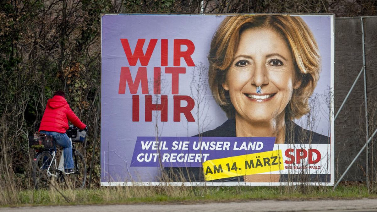 Malu Dreyer (SPD) auf dem Wahlplakat vor Landtagswahl in Rheinland-Pfalz am Sonntag 14. März 2021