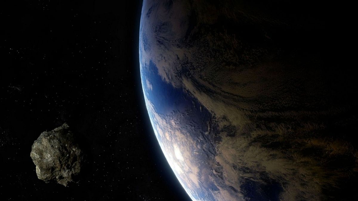 عکس تزیینی از عبور یک سیارک از کنار زمین