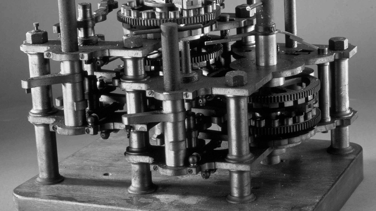 قسم من أول جهاز كمبيوتر على الإطلاق صممه تشارلز بابادج بين 1823 و1842.