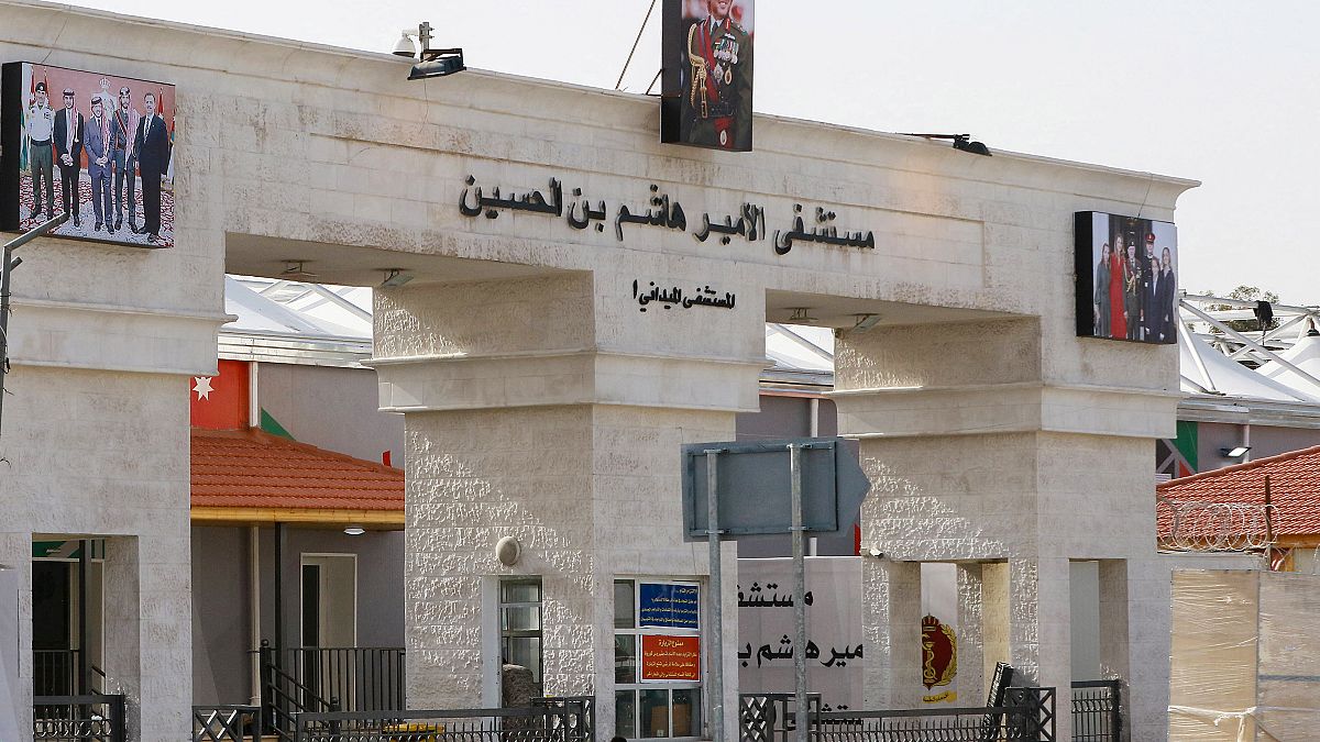 مستشفى الأمير هاشم بن الحسين الميداني في مدينة الزرقاء شرق العاصمة عمان في 8 كانون الأول 2020.