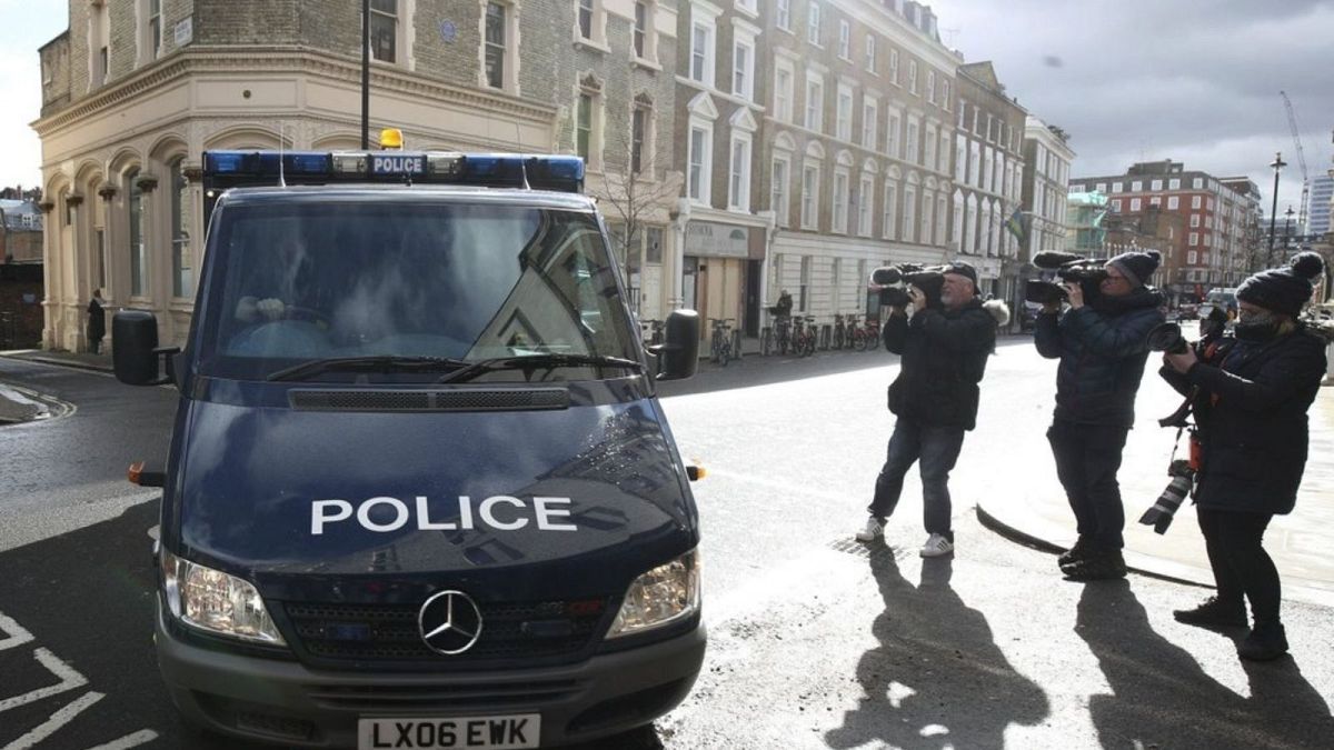 محاکمه مامور پلیس بریتانیا به اتهام قتل