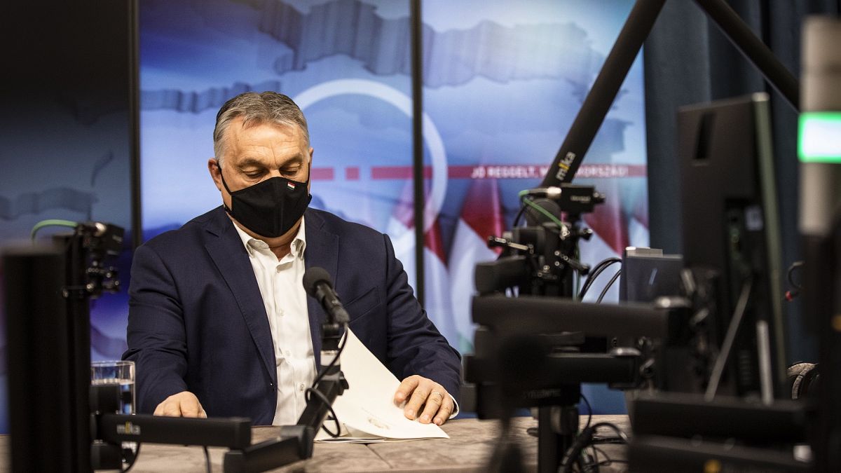 Orbán Viktor kormányfő a Kossuth Rádió stúdiójában, ahol interjút adott a Jó reggelt, Magyarország! című műsorban 2021. március 5-én.