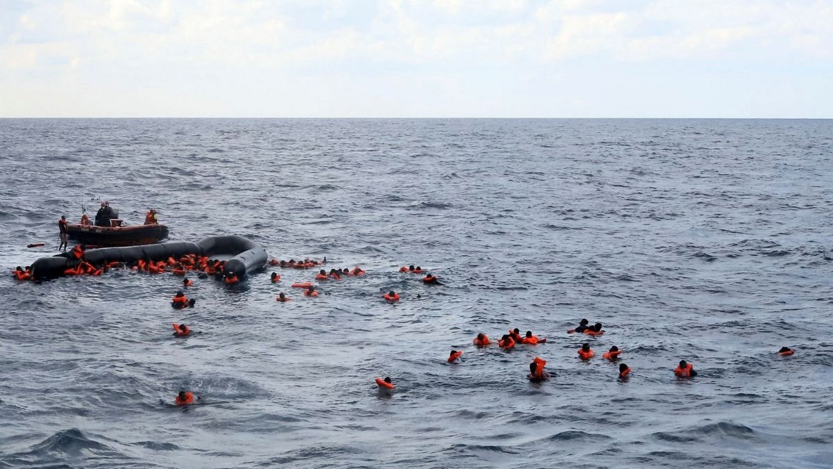 عملیات نجات پناهجویان سانحه دیده در دریای مدیترانه