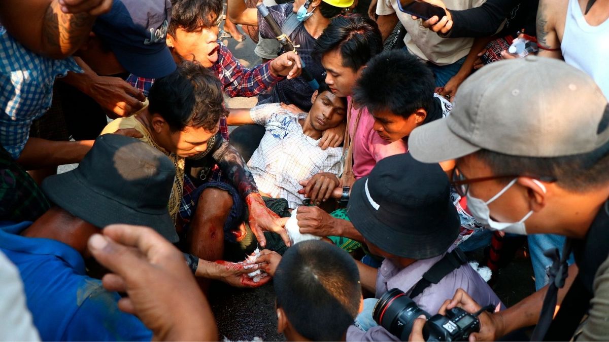 تظاهرات در میانمار به خون کشیده شد