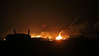اندلاع حريق بعد قصف صاروخي في سوريا -أرشيف.