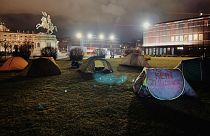 کنشگران حقوق پناهجویان در چادر در برابر کاخ ریاست جمهوری اتریش
