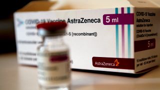 Autoridades reavaliam vacina da AstraZeneca