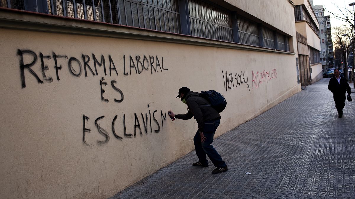 illusztráció - 2012-ben a munkavállalók számára kedvezőtlen reformok ellen tiltakoztak sokan Spanyolországban