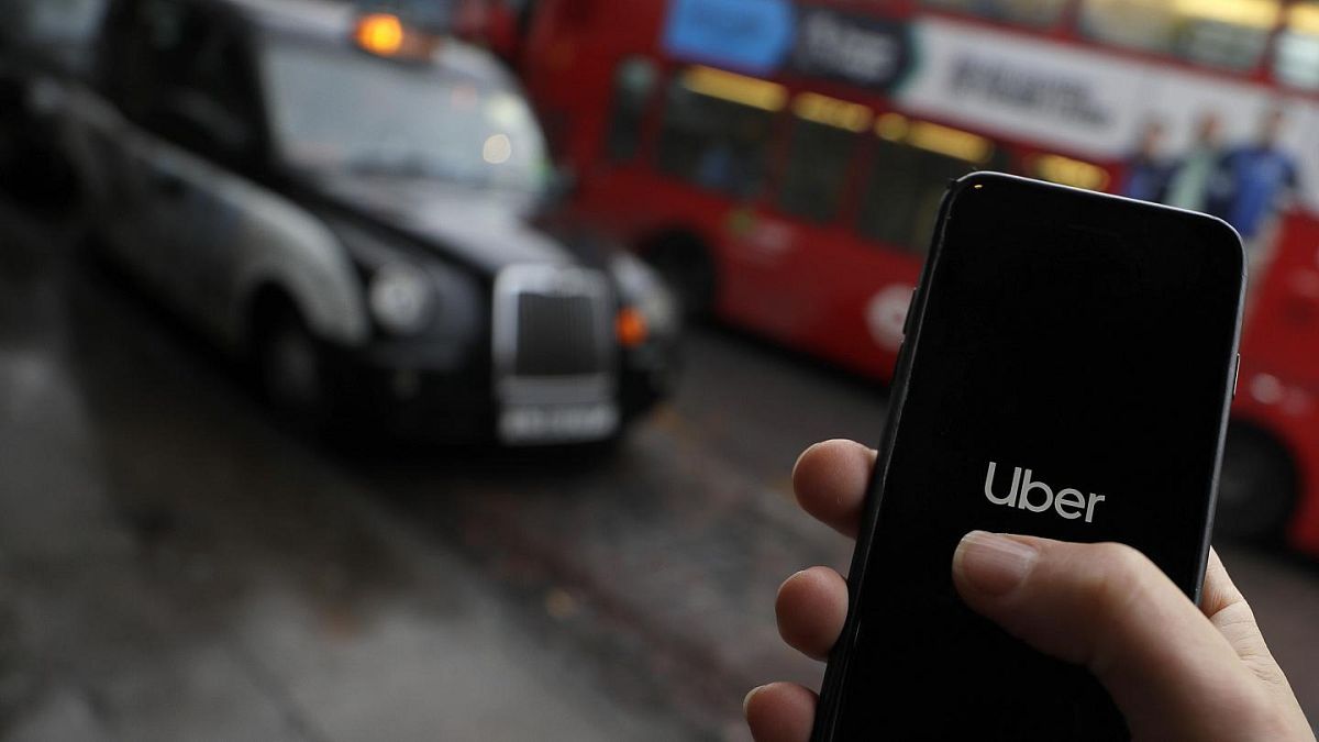 Jár a minimálbér a brit Uber-sofőröknek