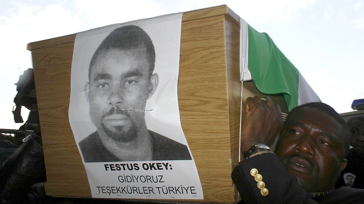 Festus Okey'in gözaltında ölümüne ilişkin yargılanan polis sanığa hapis cezası verildi