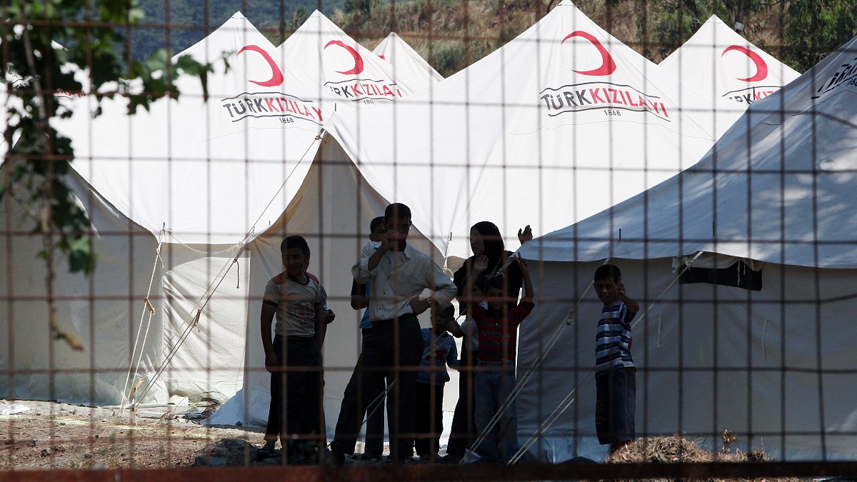 بداخل أحد مخيمات اللجوء على الحدود التركية-السورية 